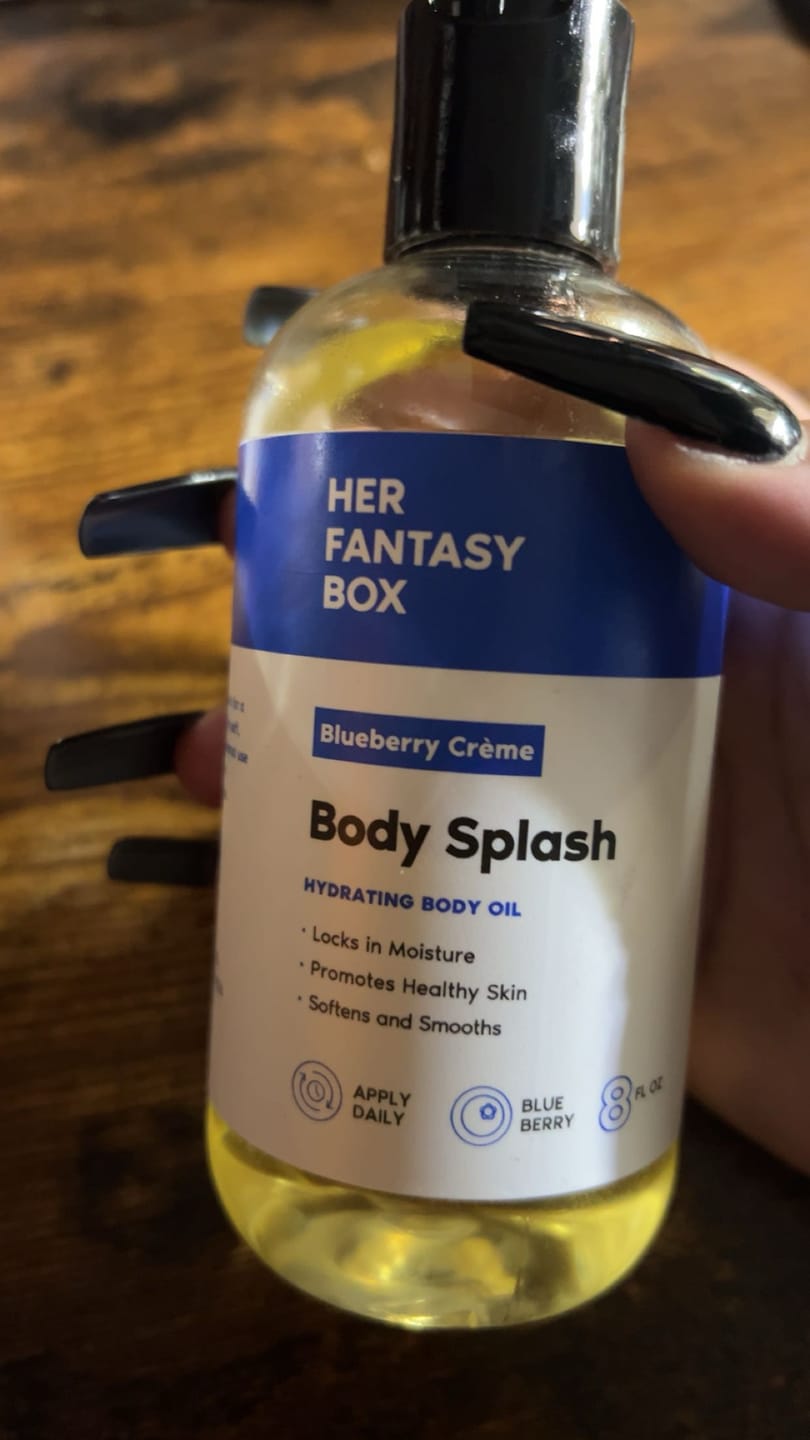 Customer photo review of Body Splash - Skin Smoothing Body Oil (Blueberry Créme)